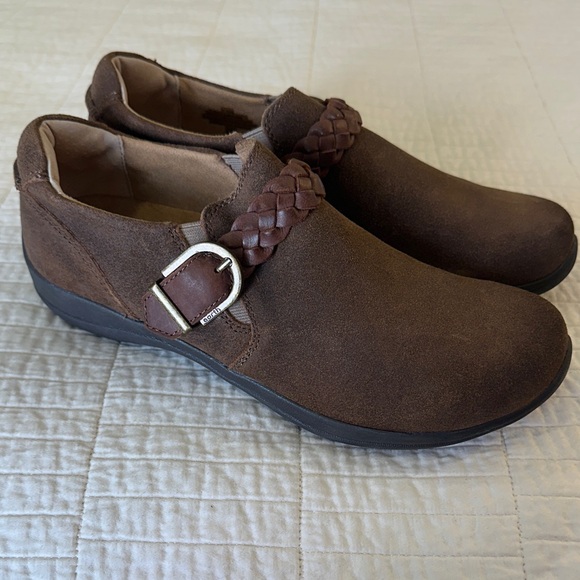 Earth 7.5 Farage Round Toe Flat Suede Leather Shoe - Picture 4 of 6